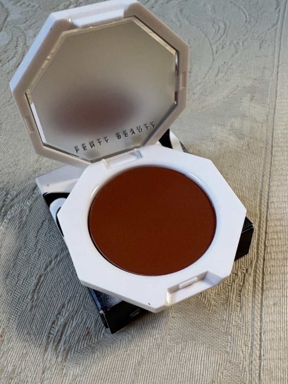 Fenty Beauty Cheeks Out Freestyle Cream Blush — Rose Latte 10 BNIB